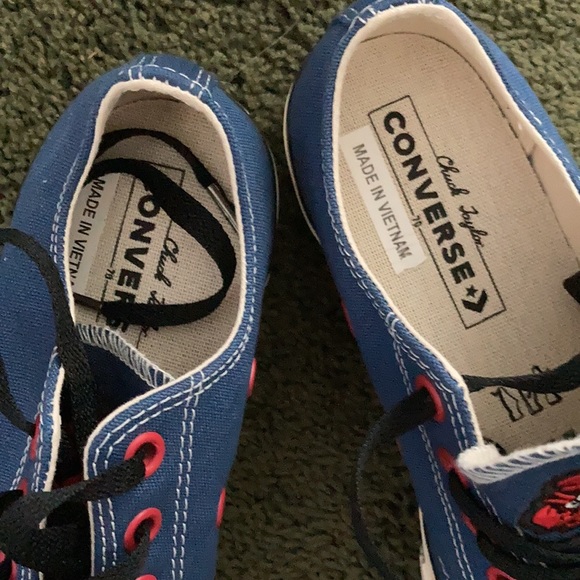 Converse Unisex lobster shoes NWOT - Picture 3 of 8